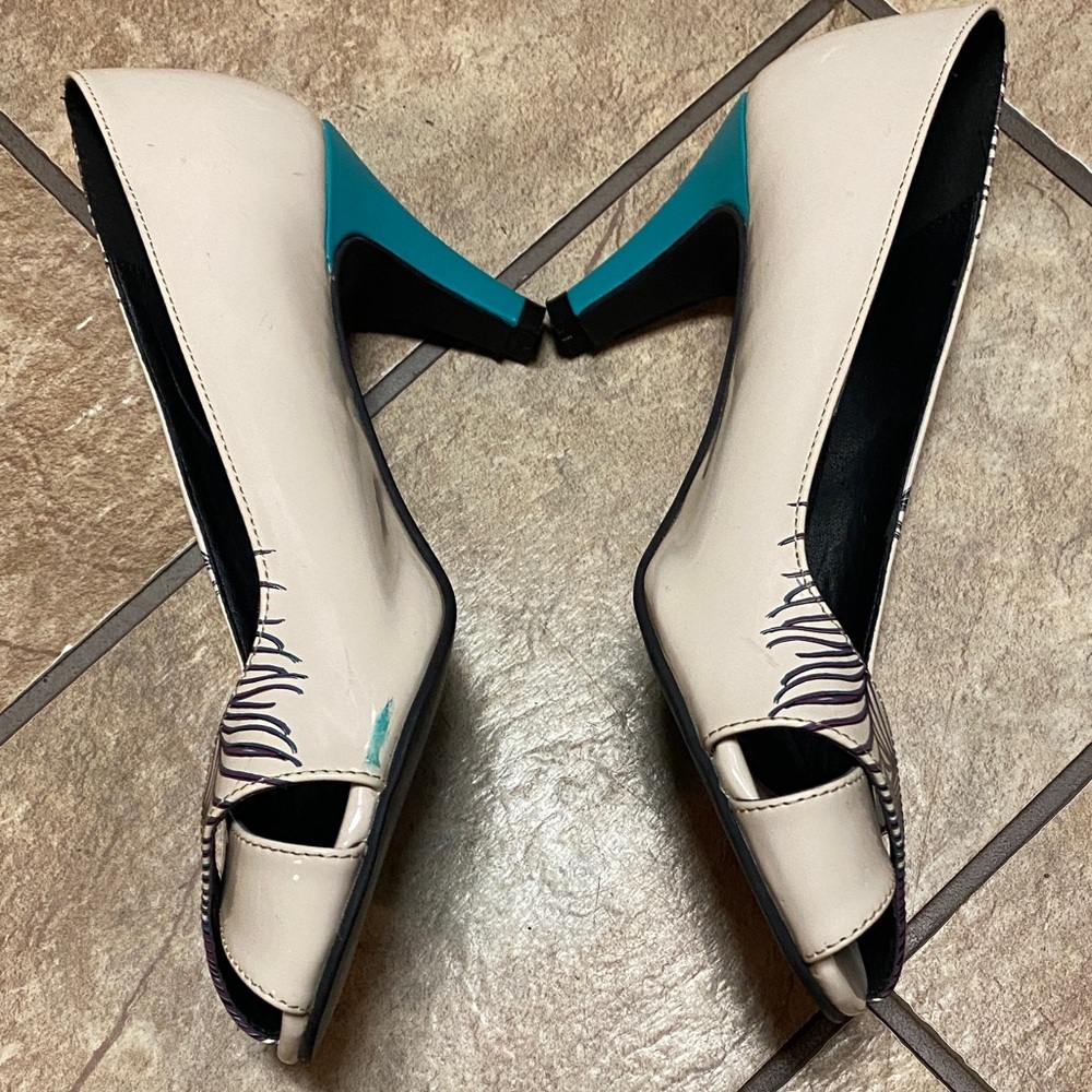 TUK Women's Leather White, Teal, and Black Size 9M Heels Elegant Formal Office - Picture 4 of 13